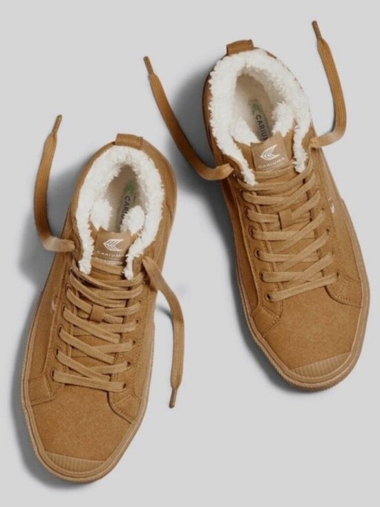 Cariuma Shoes - Cariuma OCA Therma Sherpa Lined High Top Sneakers Women's Size 8 Men's Size 6.5